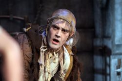 THE MISER, by Moliére. Designed by E.M. Parry. Dir. Nancy Meckler. The Watermill Theatre.