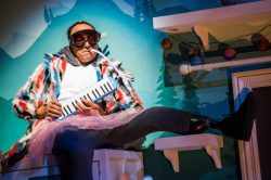 GRIMM TALES by Philip Pullman, based on Tales of the Brothers Grimm, adapted / devised by Kirsty Housley and the company. Designed by E.M. Parry. Dir. Kirsty Housley. Unicorn Theatre, 2019.